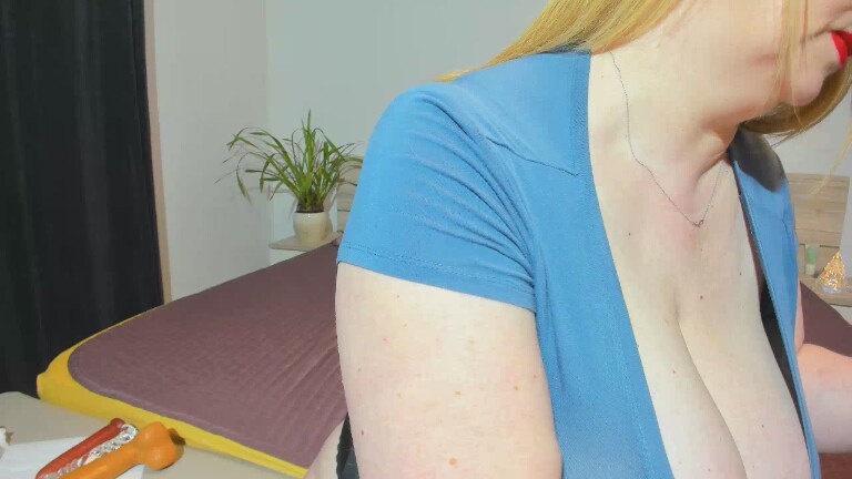 erikka4u's Streamate show and profile