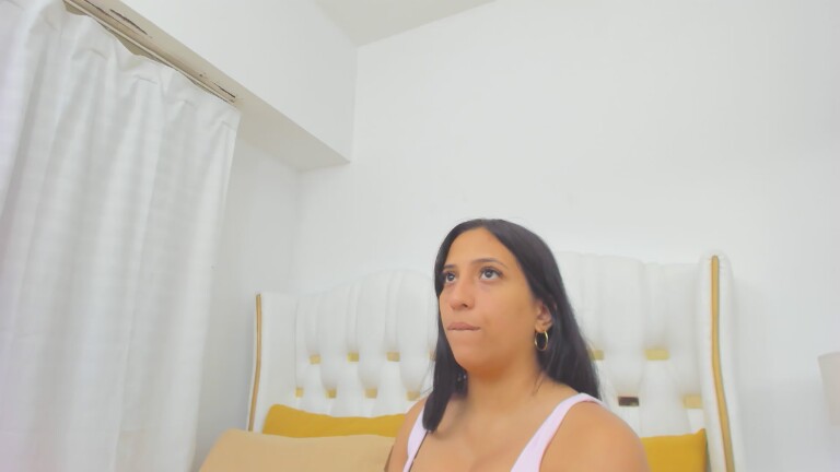 elianaasuarez's Streamate show and profile