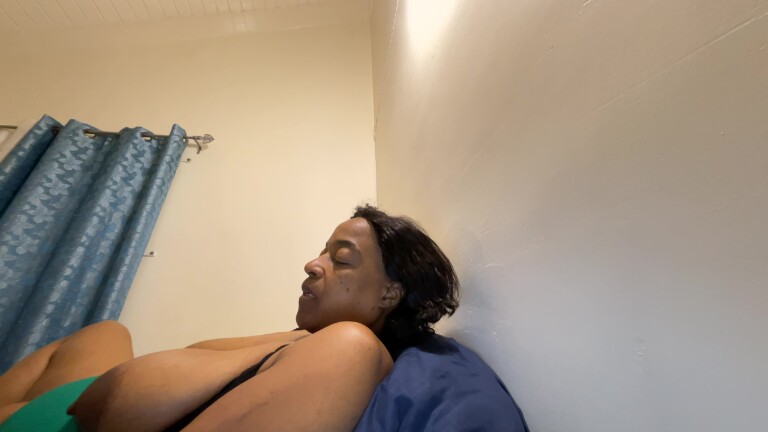 BustyIrie's Streamate show and profile