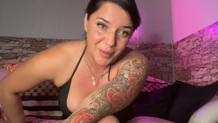 FitnesMilfy's Streamate show and profile