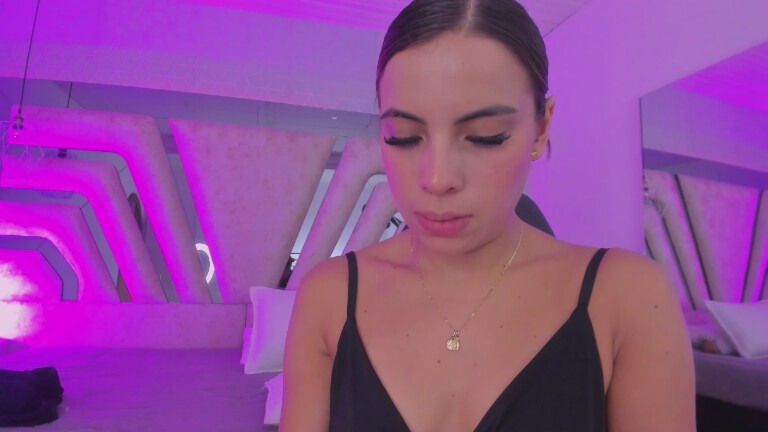 emily_helen's Streamate show and profile