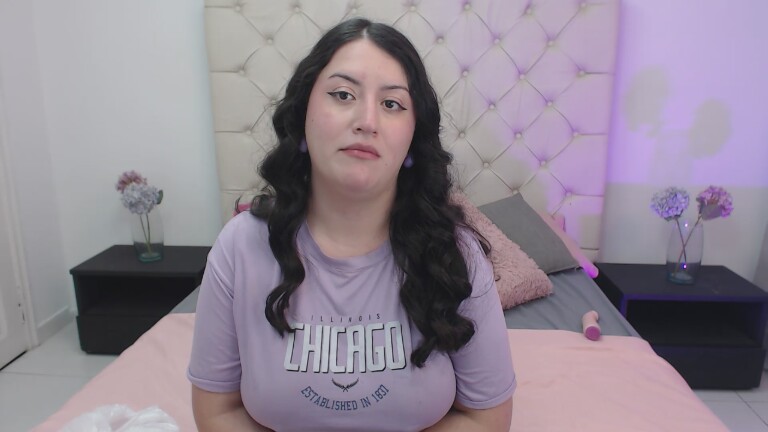 LalaMilan's Streamate show and profile