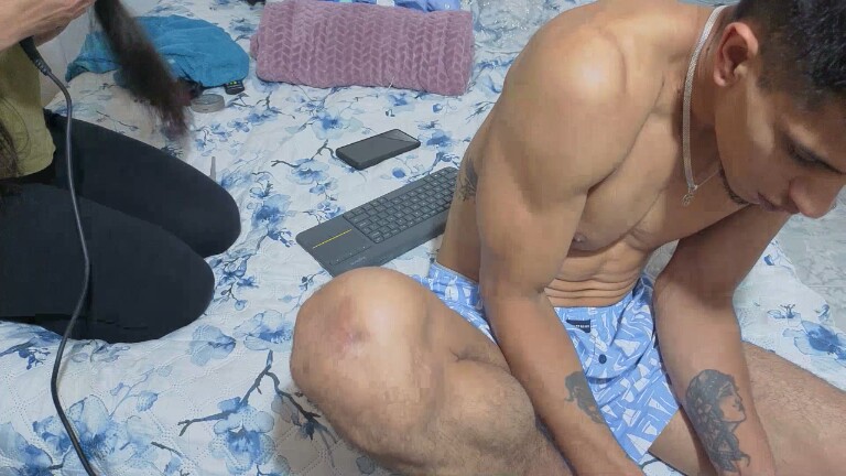 hotteensxxxx69's Streamate show and profile