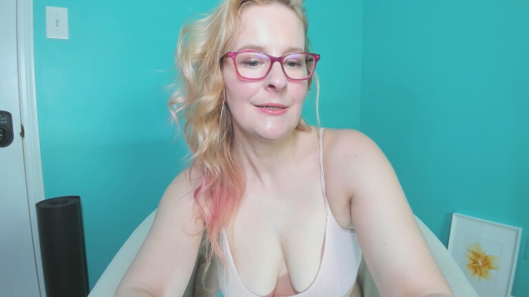 NadiaLayne's Streamate show and profile