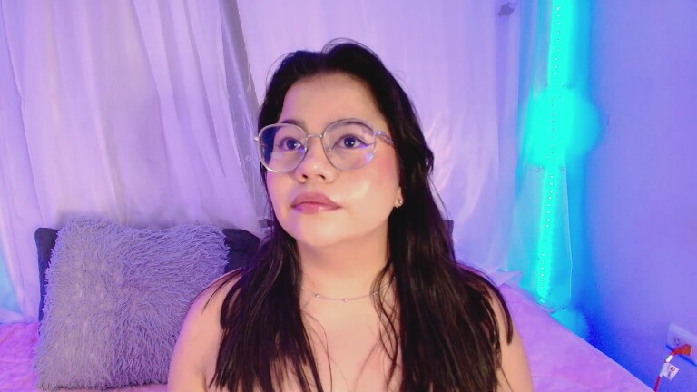 LinaRossie's Streamate show and profile