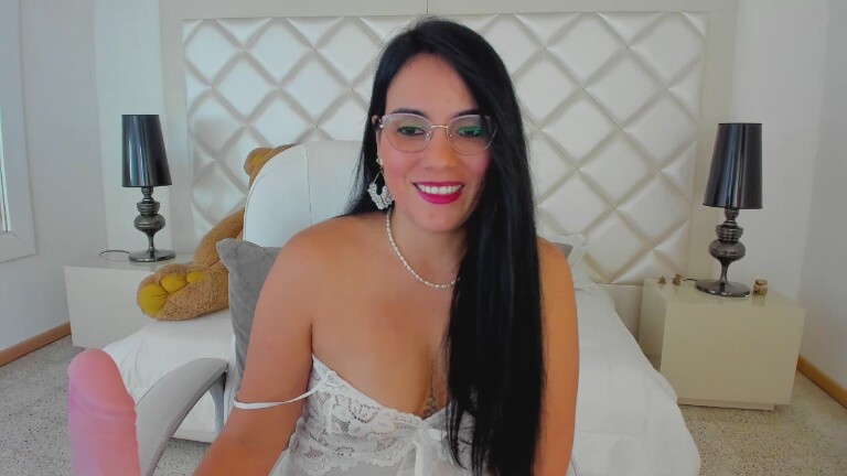 mia_sweetie's Streamate show and profile