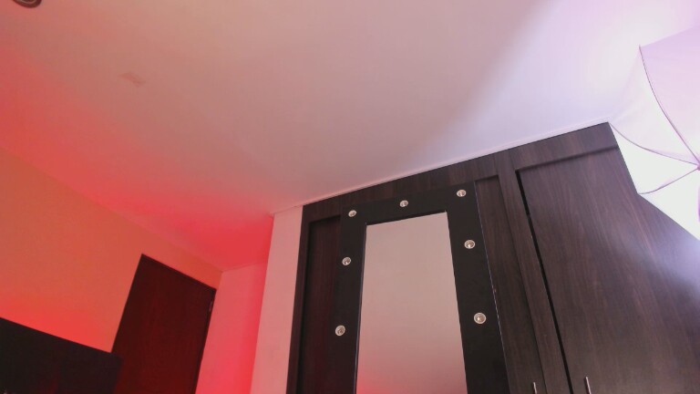 ChloeConnorr's Streamate show and profile