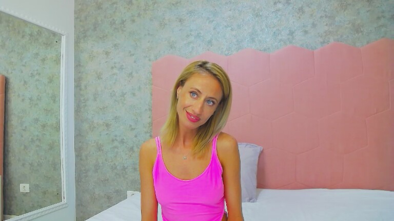 DeliaMarlow's Streamate show and profile