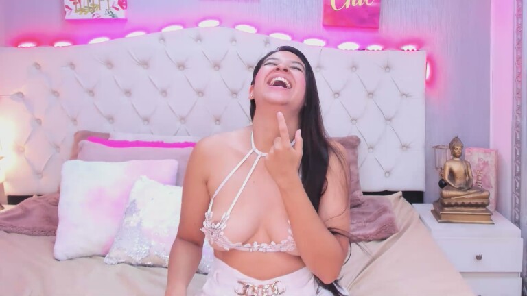 KarinaGutierrez's Streamate show and profile