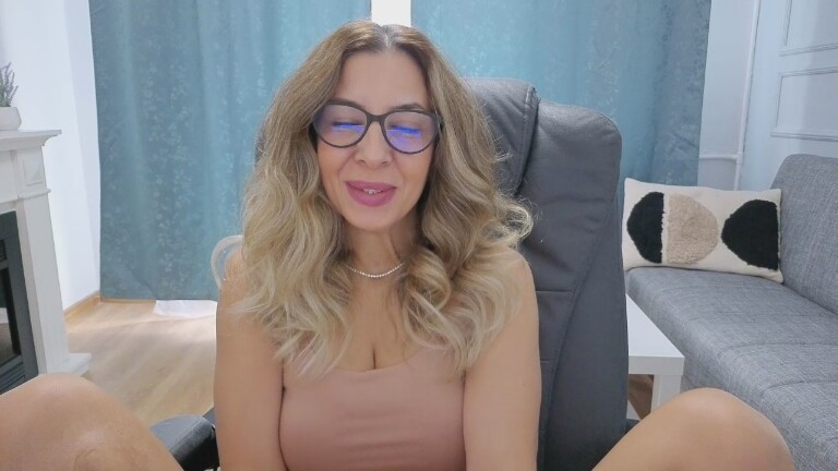 MsSuky's Streamate show and profile