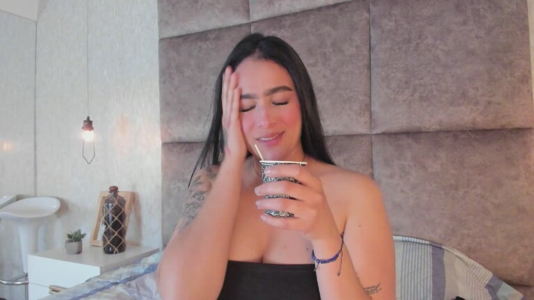 BarbaraSaenz's Streamate show and profile