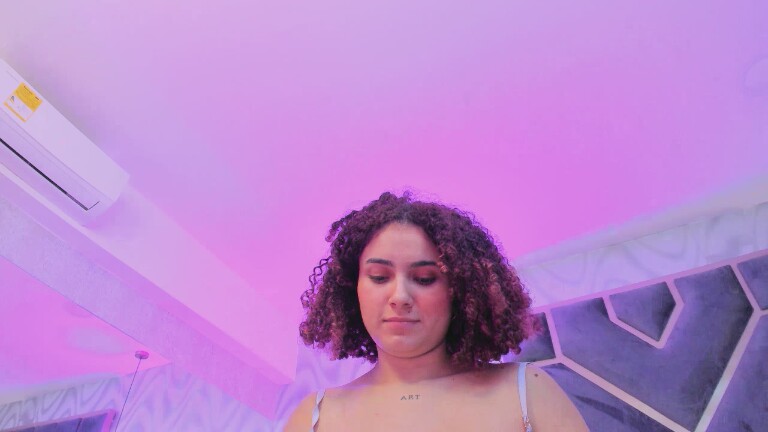 HollyJhonson's Streamate show and profile