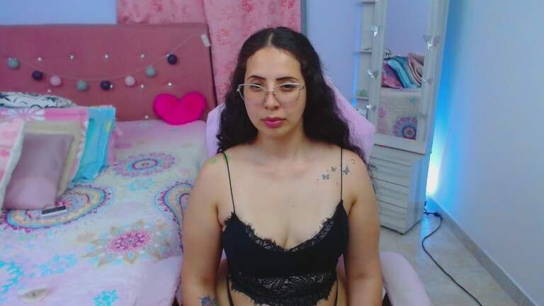 AliceeSiimpson's Streamate show and profile