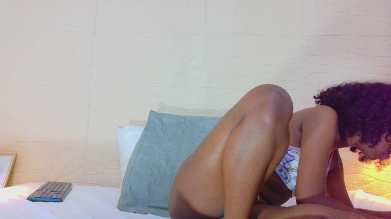 Slimchocobar28's Streamate show and profile