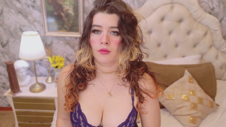 MaraMaison's Streamate show and profile