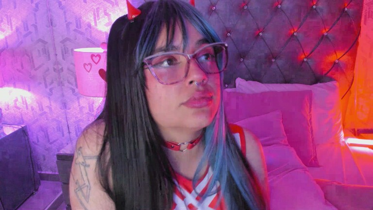 MaddieWaves's Streamate show and profile