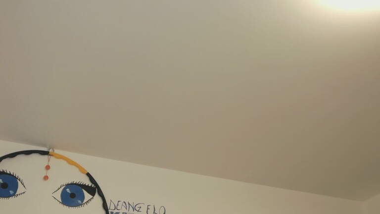 SYIA's Streamate show and profile