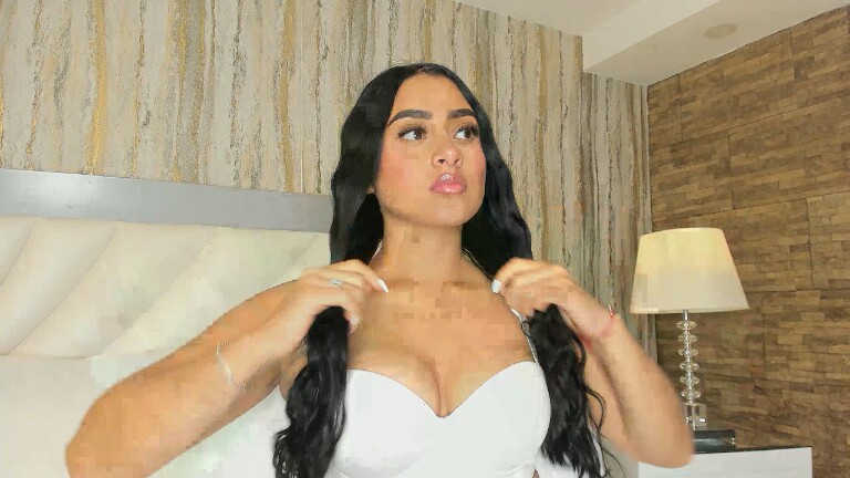 Sara_Hanniston's Streamate show and profile