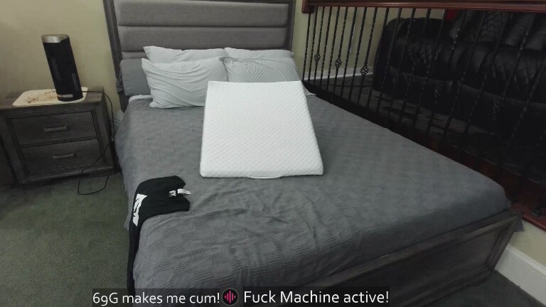 lucy_aura's Streamate show and profile