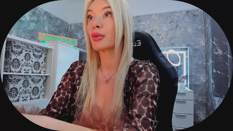 BE_WOW's Streamate show and profile