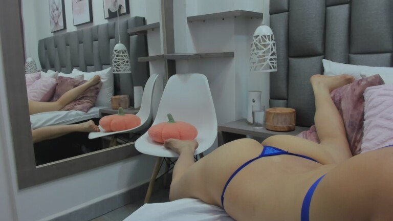 ZoeMusclee's Streamate show and profile