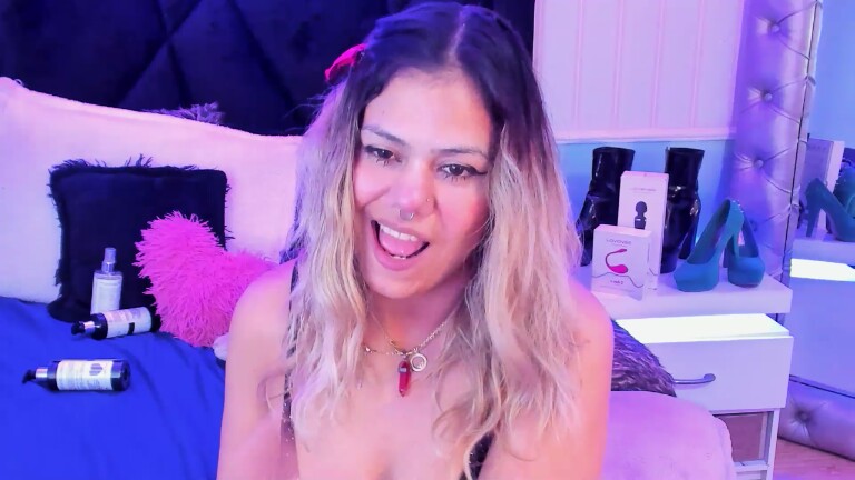 AngelinaDustin's Streamate show and profile