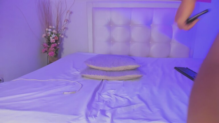 Shantal777's Streamate show and profile