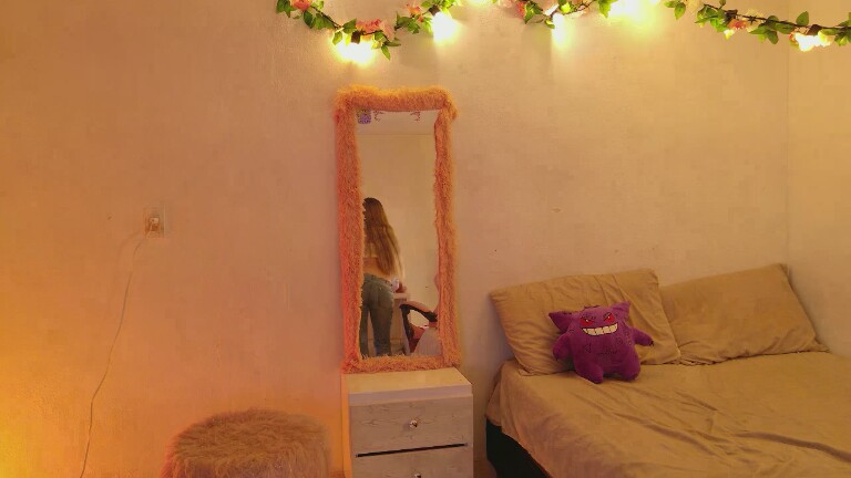 JulieDiamondGB's Streamate show and profile