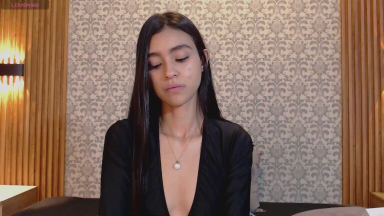 Charlotte_18's Streamate show and profile