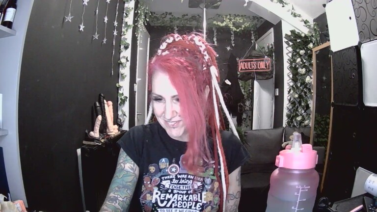 SkySparks's Streamate show and profile