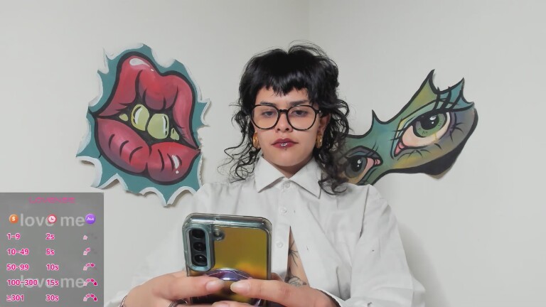 triinitty's Streamate show and profile