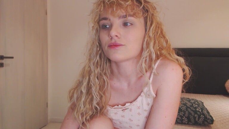 EVYE's Streamate show and profile