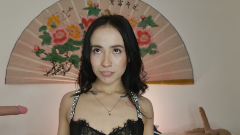 SweetSara33's Streamate show and profile