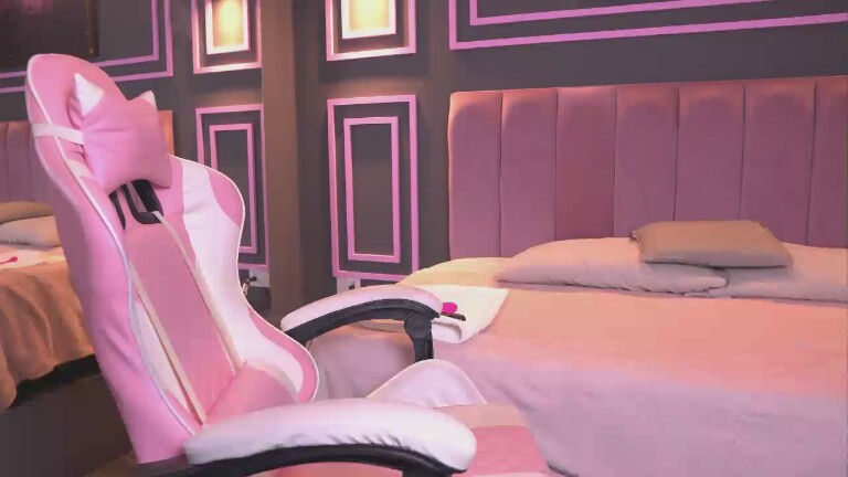 ZaraMiiuw's Streamate show and profile