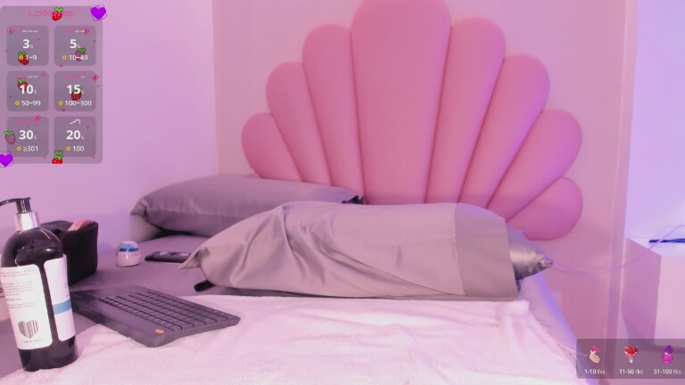 allyson_petite's Streamate show and profile