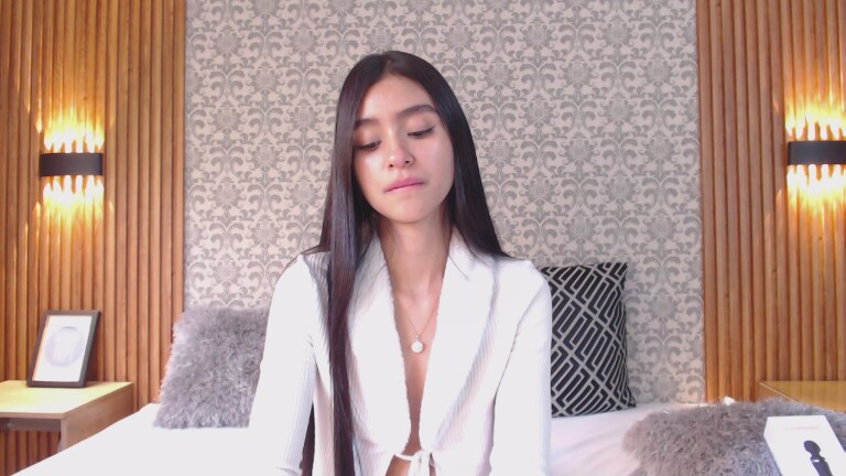 Charlotte_18's Streamate show and profile