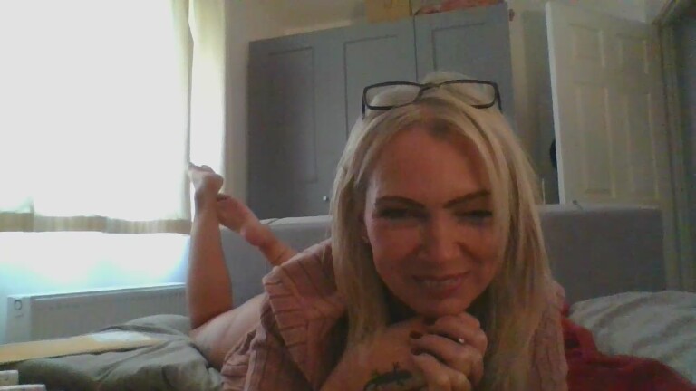 Elly49's Streamate show and profile