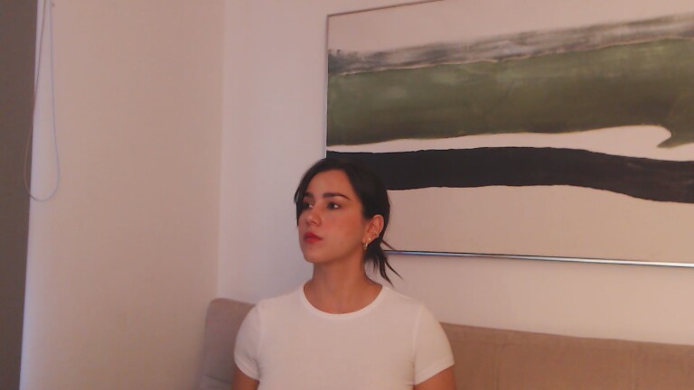 NiaMinogue's Streamate show and profile