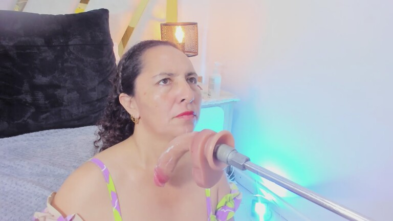 Luna_Mature's Streamate show and profile