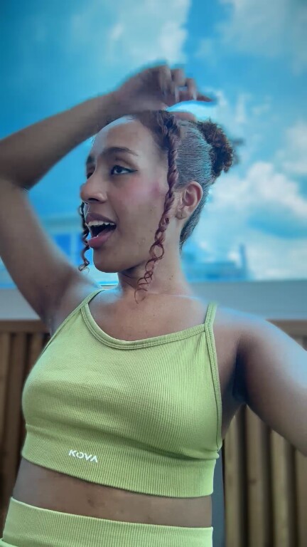 MaiaCox's Streamate show and profile