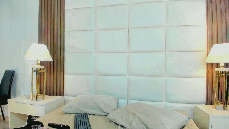 VioletKors's Streamate show and profile