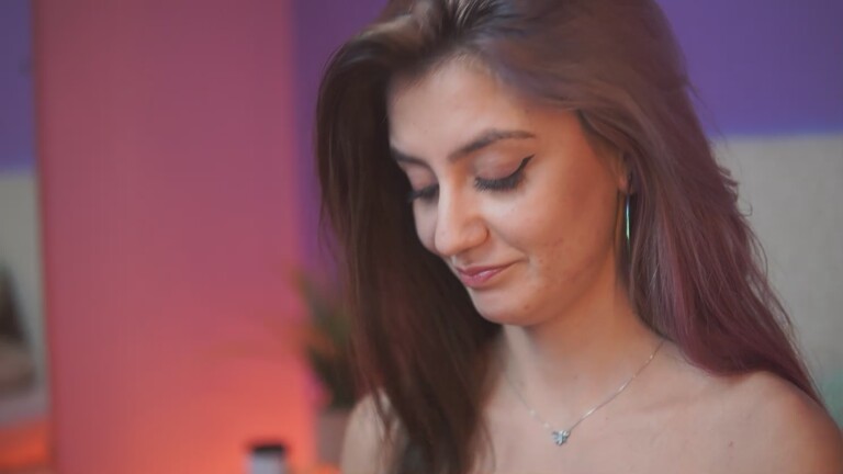 SabrinaHope's Streamate show and profile