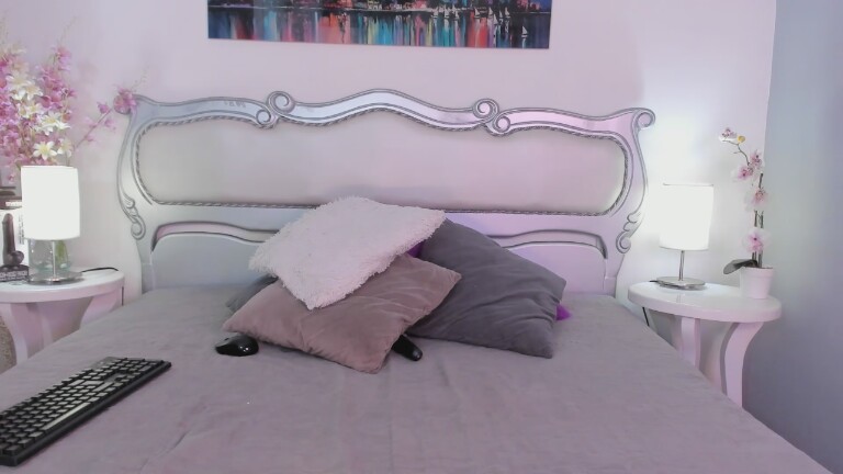 Isabella_Brownn's Streamate show and profile