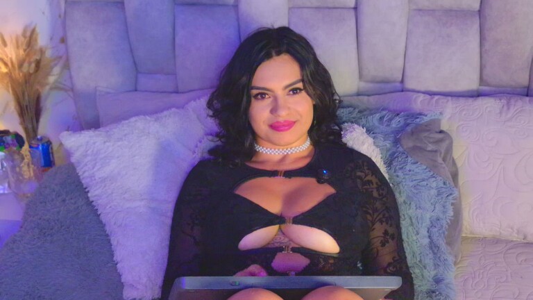 MaiaCooper's Streamate show and profile