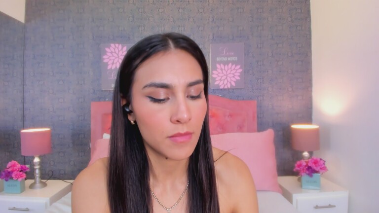 KatieeGomez's Streamate show and profile