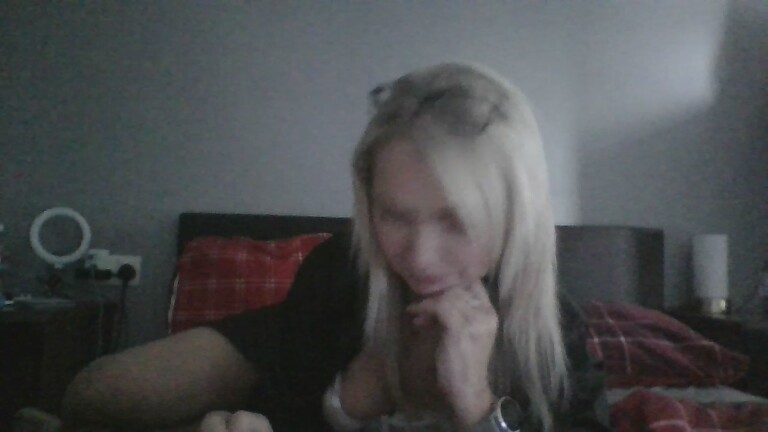 Elly49's Streamate show and profile