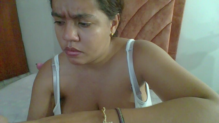 Lauradani's Streamate show and profile