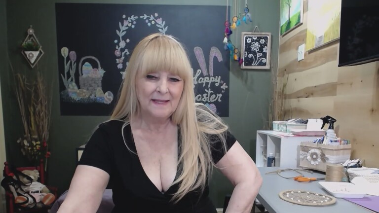 Adrianna_4u's Streamate show and profile