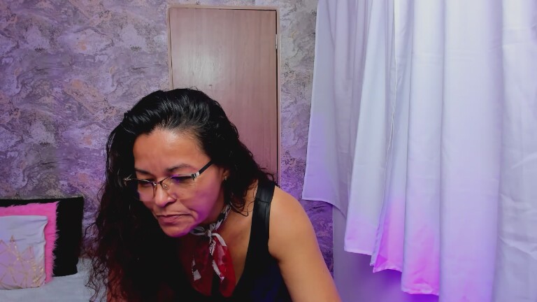 MatureePure's Streamate show and profile