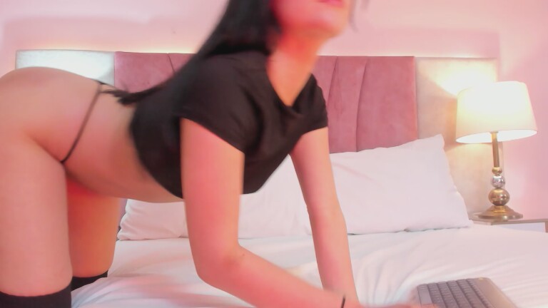 EmmaWeest's Streamate show and profile